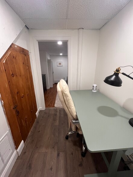 Building Photo - 266 Malletts Bay Ave