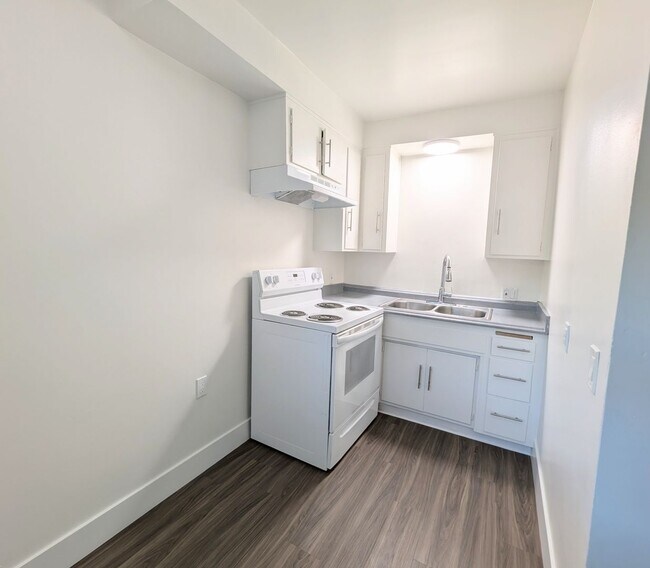 Interior Photo - The Plaza Apartments