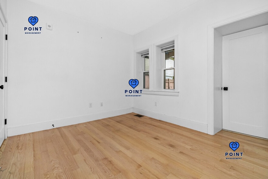 Building Photo - 86 Chelsea St