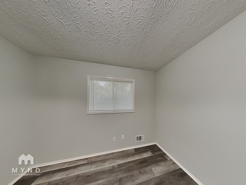 Building Photo - 5906 Pineglen Ct