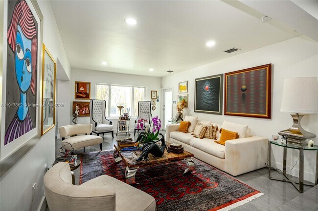 Building Photo - 1360 SW 16th St