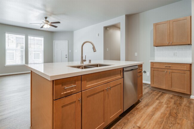 Building Photo - 107 Pk Pl Cir