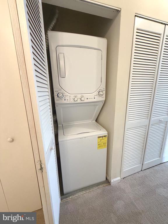 Building Photo - 32 White Pine Cir