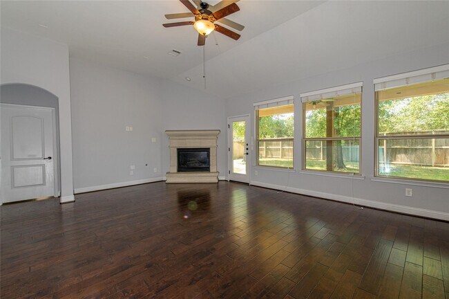 Building Photo - 7 Whispering Thicket Pl
