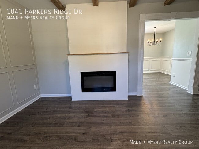 Building Photo - 1041 Parkers Ridge Dr