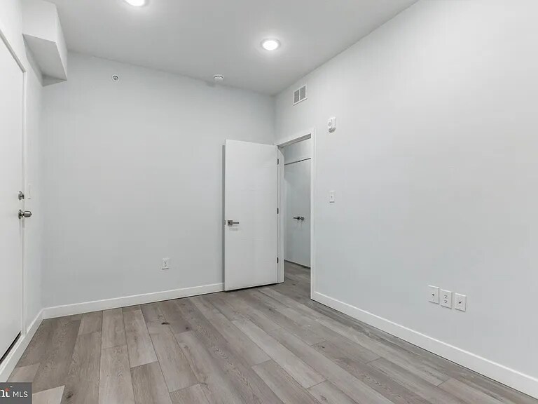 Building Photo - 2301 N 6th St