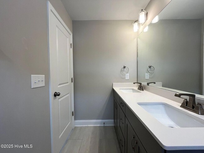 Building Photo - 60 Brownstone Ln