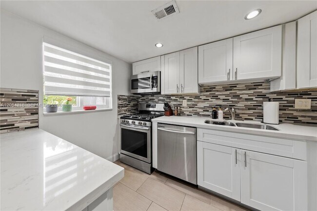 Building Photo - 11336 SW 69th Terrace