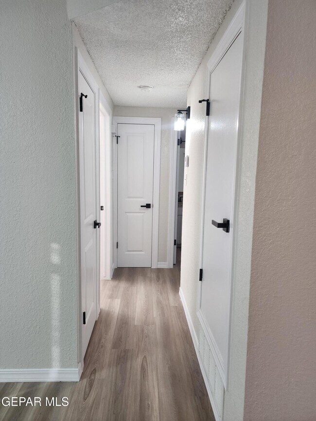 Building Photo - 10017 Caribou Dr