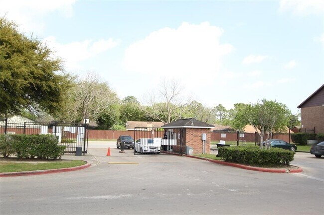 Building Photo - 7037 Chasewood Dr