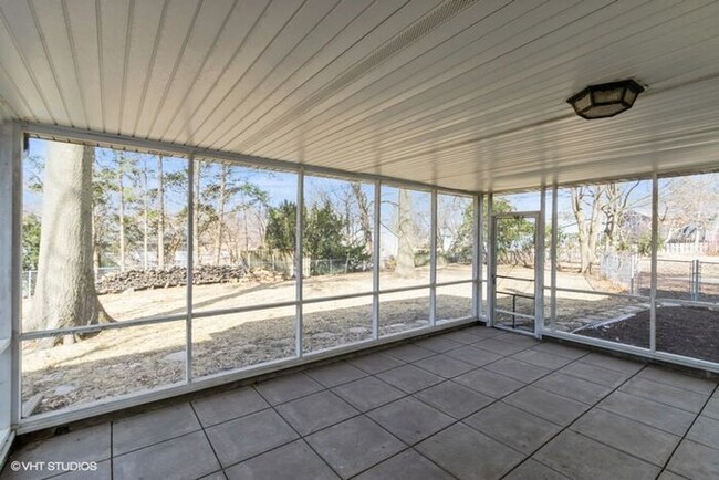 Building Photo - $3,000 | 5 Bedroom, 2.5 Bathroom House | N...