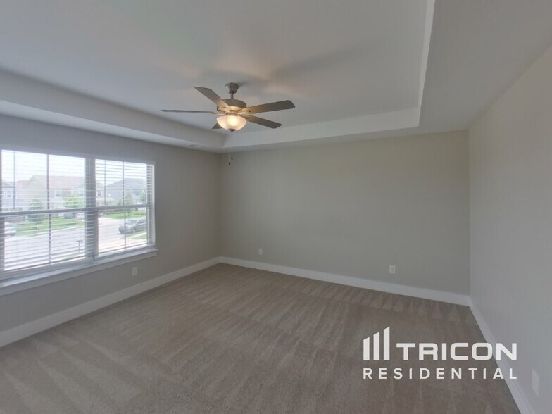 Building Photo - 404 Charity Ln