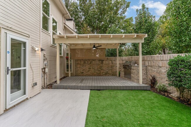 Building Photo - 17732 Windflower Way