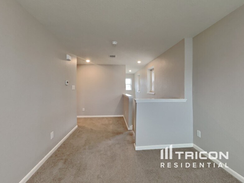 Building Photo - 5342 Castle Discordia St