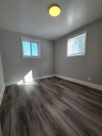 Building Photo - 2100 Phaup St