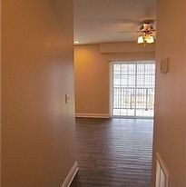 Building Photo - 2204 W Canyon Dr