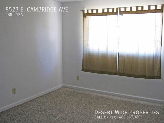 Building Photo - 8523 E Cambridge Ave