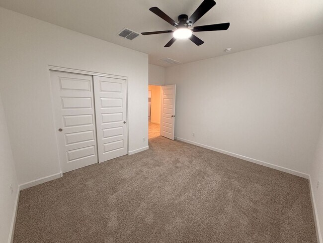 Building Photo - 1481 N Fenway Dr
