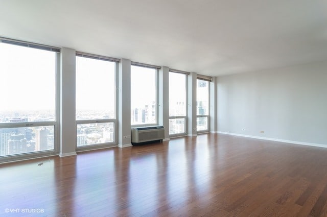 Building Photo - 111 E Chestnut St