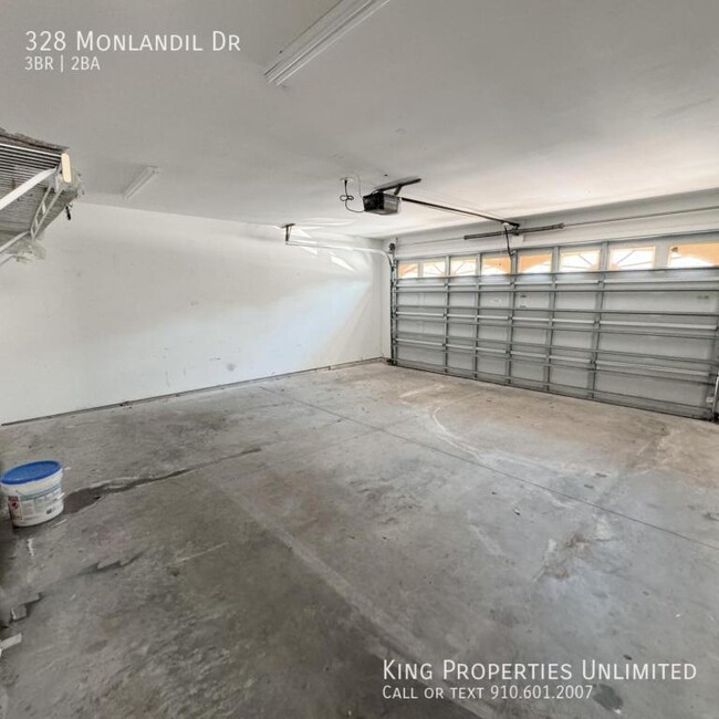 Building Photo - 328 Monlandil Dr