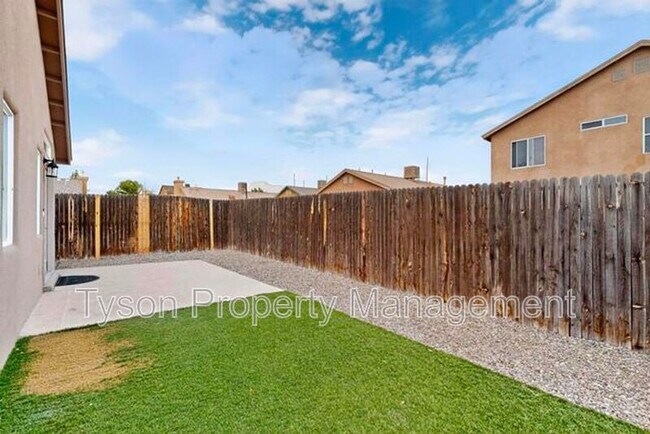 Building Photo - 4740 Jessica Dr NE