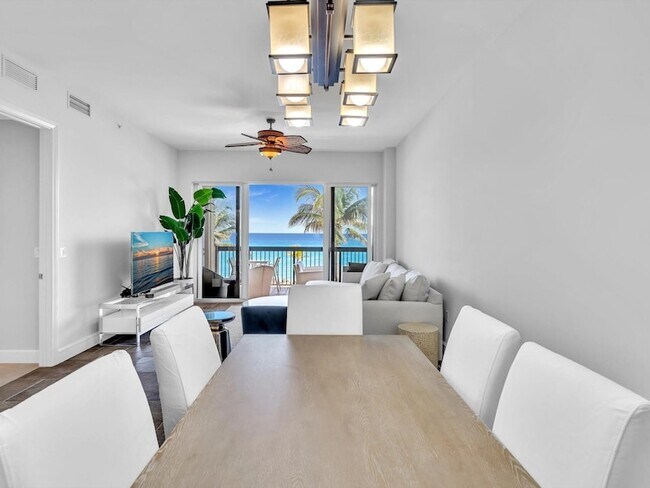 Building Photo - 4444 El Mar Dr