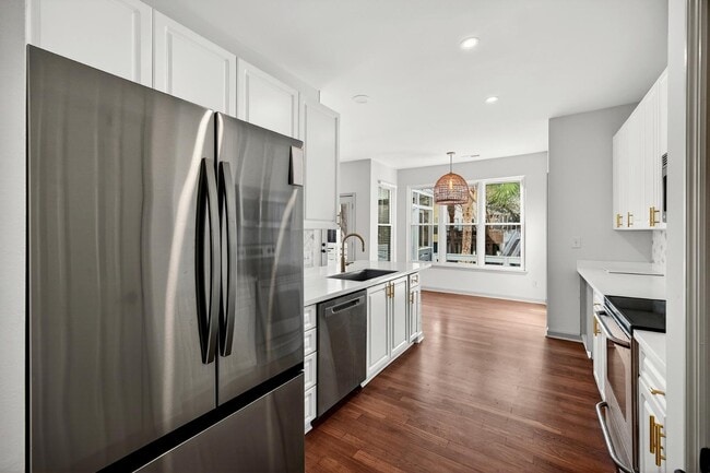 Building Photo - 1353 Black River Dr