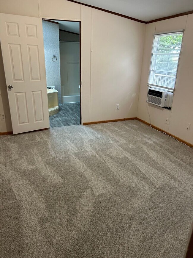 Building Photo - 3-Bedroom/ 2-Bath-Mobile Home on Private P...