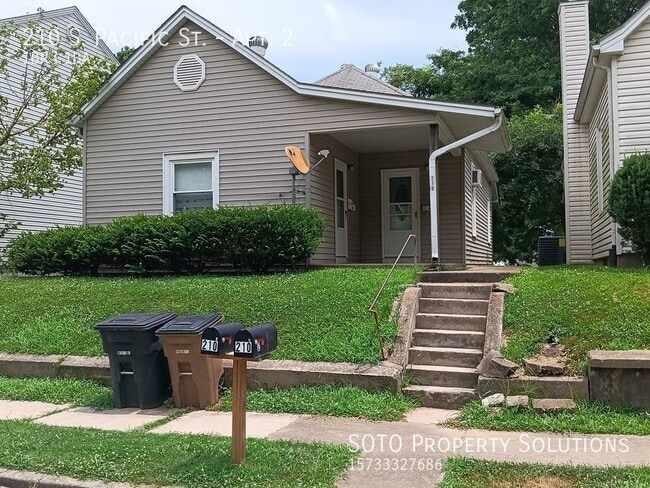 Primary Photo - 210 S Pacific St