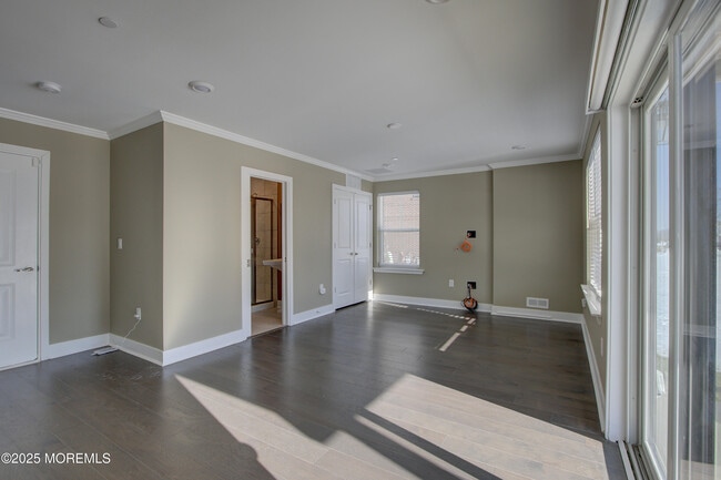 Building Photo - 26 Mariveles Wy