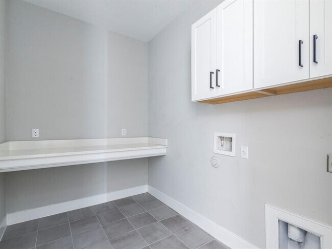 Building Photo - 8905 Centurion Path