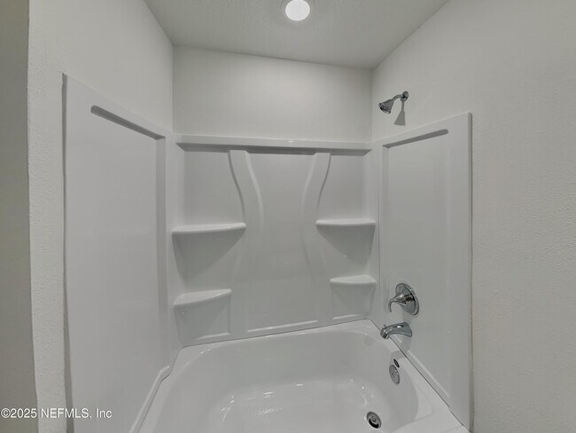 Building Photo - 590 Holly Lks Dr