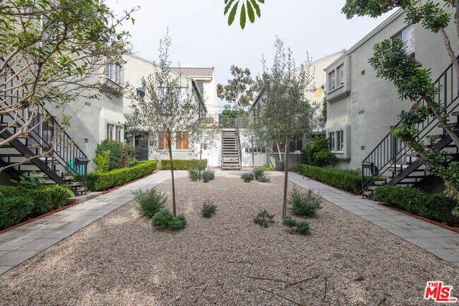 Building Photo - 9025 Rangely Ave