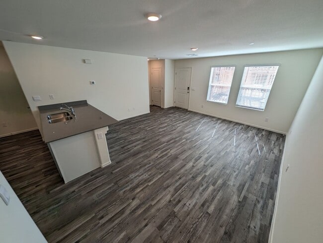 Building Photo - 6153 Aster Gdn St