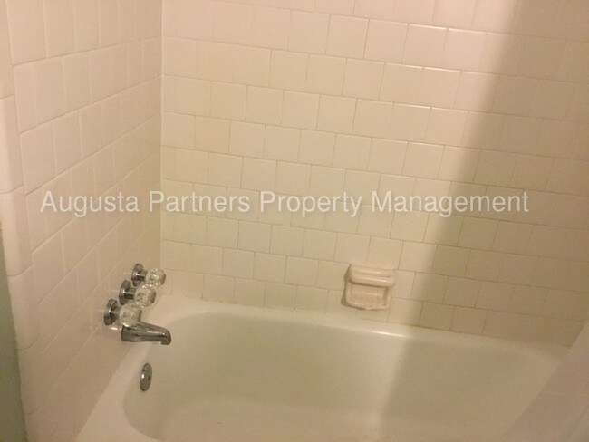 Building Photo - West Lake - Columbia County