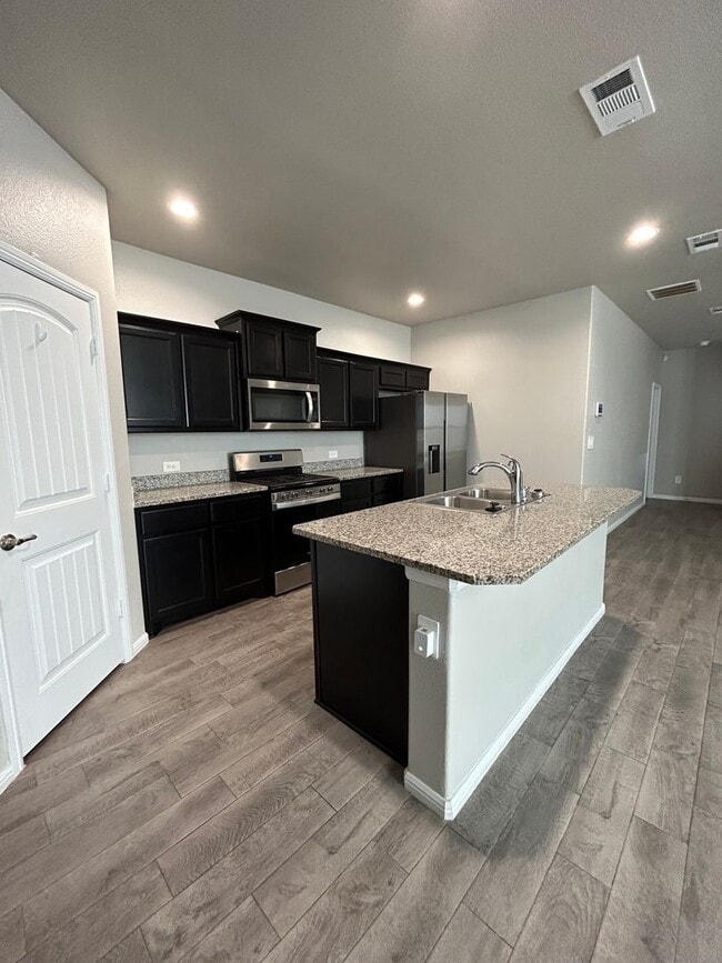 Building Photo - COMING SOON!!  Beautiful 5 Bedroom Home in Desert Ridge