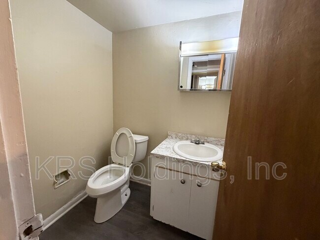 Building Photo - 4101 Holly Cove Dr