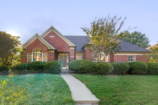 Building Photo - 7101 Bouquet Dr