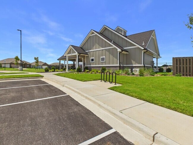 Building Photo - 121 Wolfe Ln