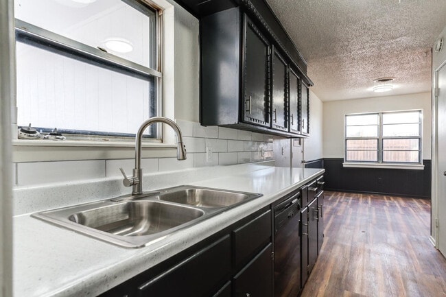 Building Photo - 5402 25th St