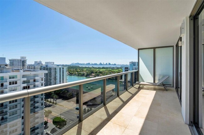 Building Photo - 5875 Collins Ave