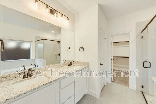 Building Photo - 9501 Moon Cactus Dr