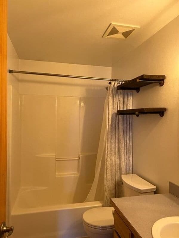 Building Photo - 26525 Fox Hill Dr N