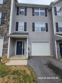 Building Photo - 3 Bedroom Townhome for Rent in Waynesboro