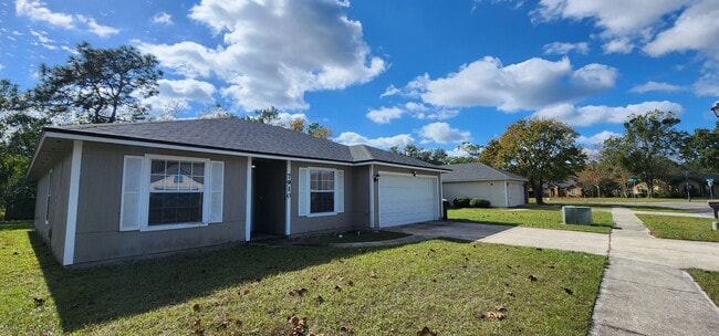 Building Photo - 3/2 Single Family