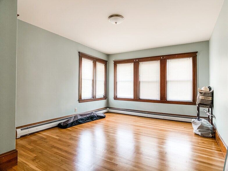 Building Photo - 40 Morton Ave