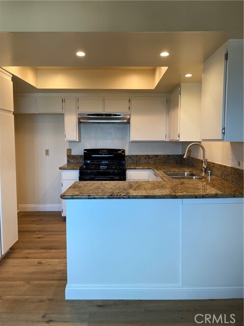 Building Photo - 214 Via Robina