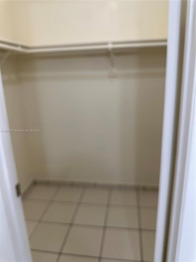 Building Photo - 535 W 79th Pl