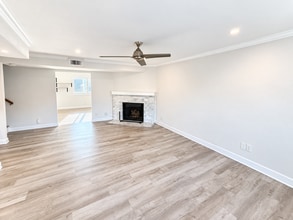 Building Photo - 2254 N Gaviota Ave
