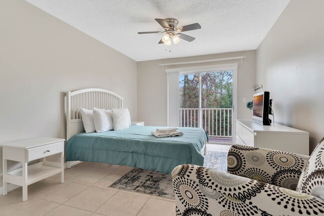 Building Photo - Gorgeous 4-Bedroom, 4-Bathroom Home in Kis...